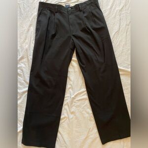 Dockers Men’s Classic fit Easy Khaki Pants-pleated Size 36Wx30L, NWOT